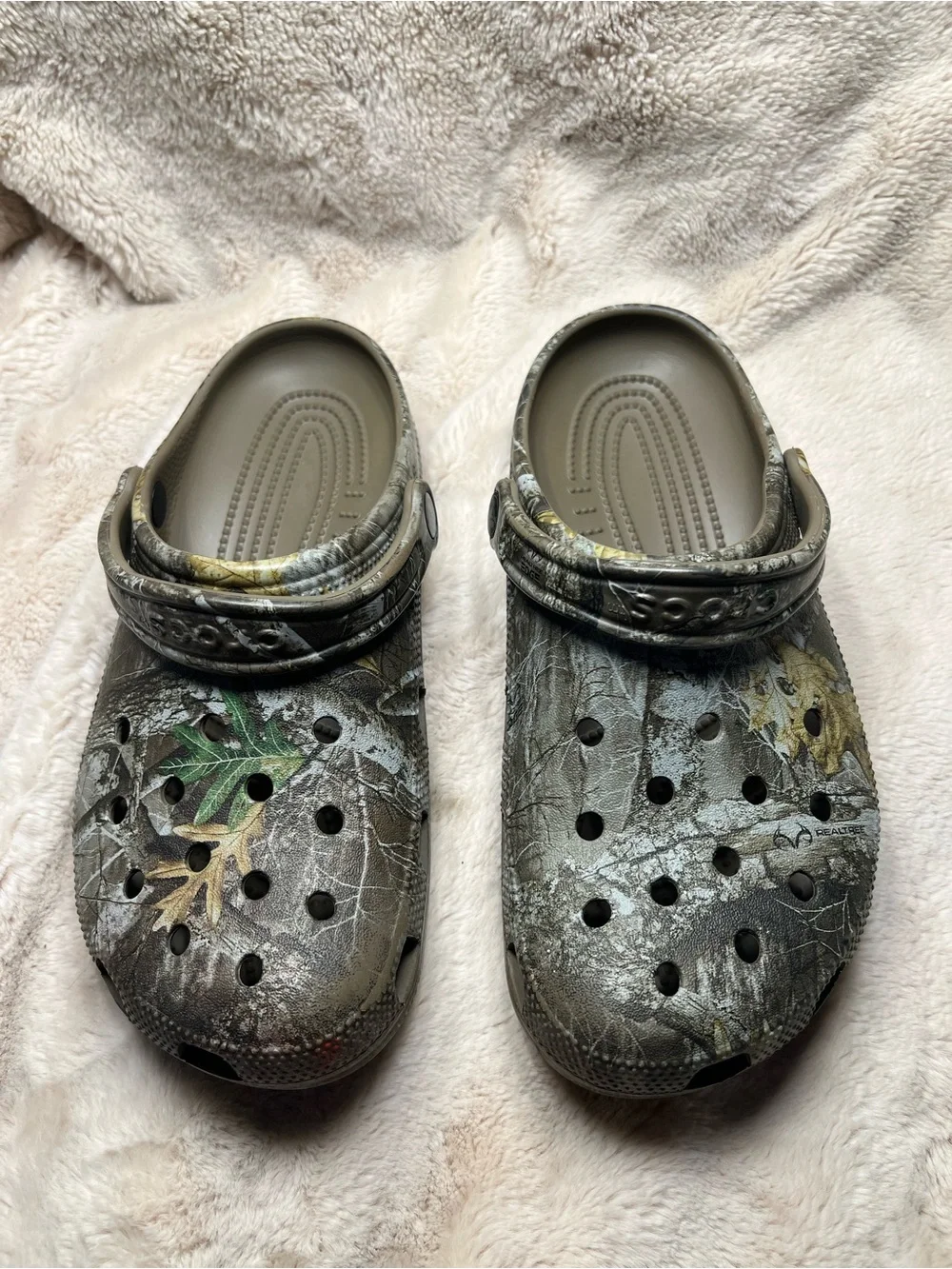 Crocs Classic Realtree APX Clog Mens size 8 or womens 10